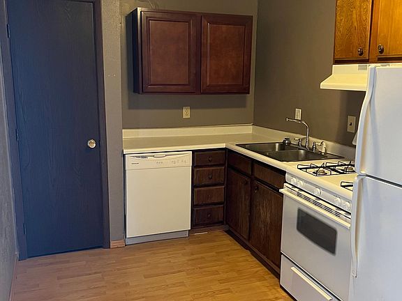 3rd image of 42 Forest Dr #112