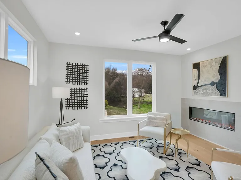 142 Mattoon St — Photo 10