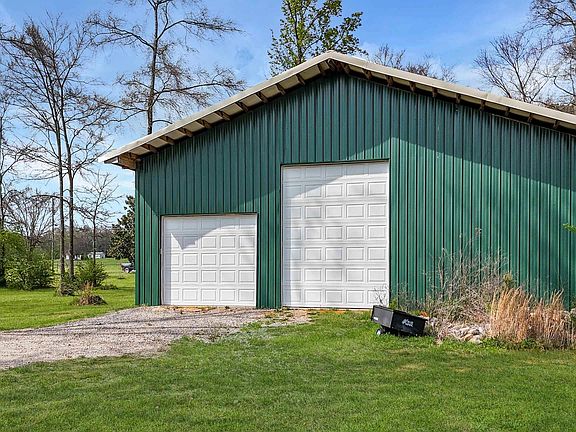 3rd image of 717 Gandys Cove Rd