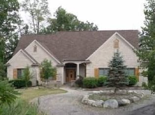 5441 Waldon Rd, Clarkston, MI 48348