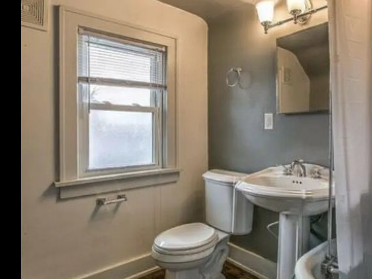 4664 Woolworth Ave — Photo 7