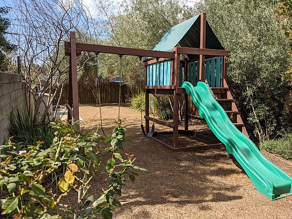 Private backyard for downstairs unit. Upstairs unit has separate yard.