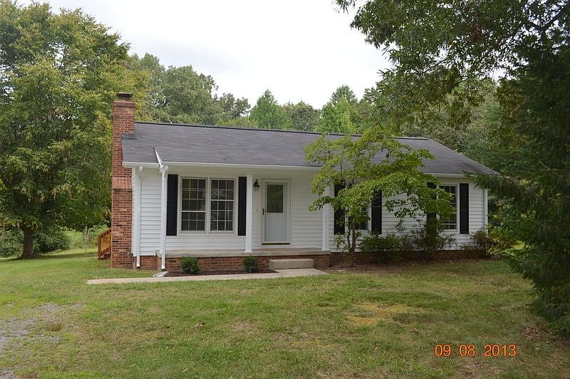 1st image of 256 Walnut Woods Dr