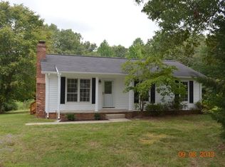 256 Walnut Woods Dr, Louisa, VA 23093