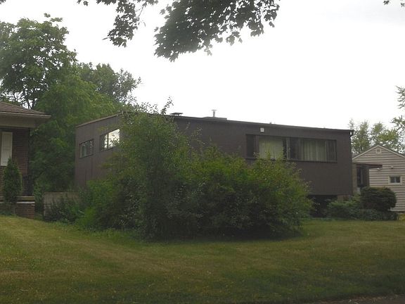 3rd image of 105 Garland Dr