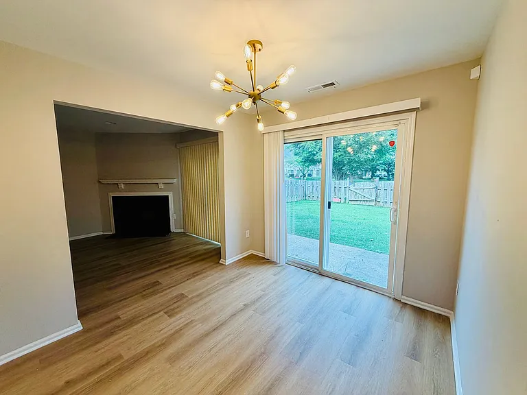 11 Saffron Dr — Photo 17