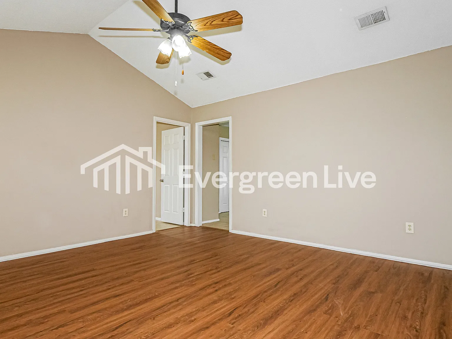 3 bed, 2.0 bath, 1100 sqft, $1,595 — Photo 3