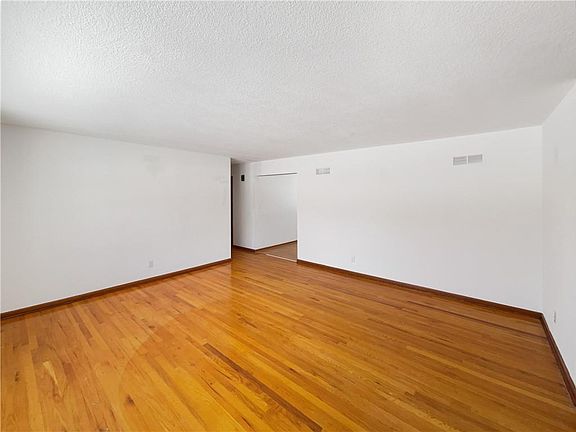 3rd image of 2304 N 86th Ter