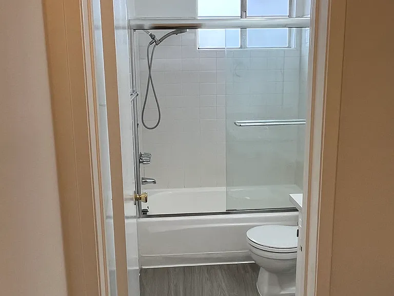 12424 Texas Ave — Photo 9