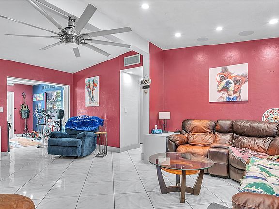 4th image of 1581 NE 43rd Court