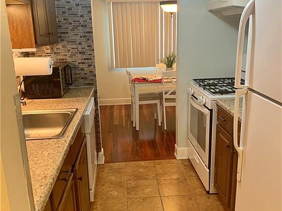 5th image of 37 Brookwood Dr APT A