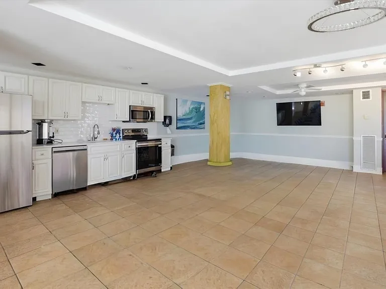350 Revere Beach Blvd #6-6W — Photo 35