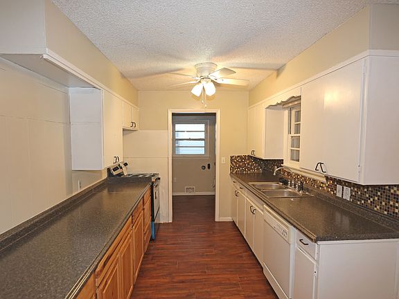 4th image of 1106 S Strong Blvd
