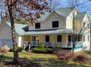 2271 Pine Ridge Rd, Niskayuna, NY 12309