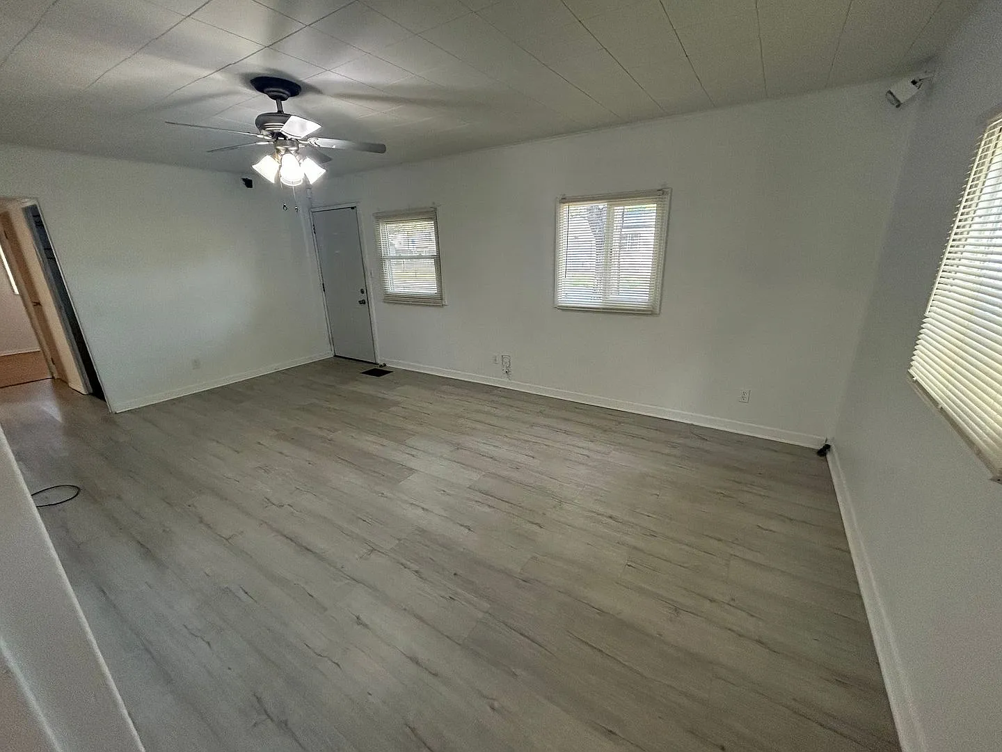 3 bedroom home — Photo 4