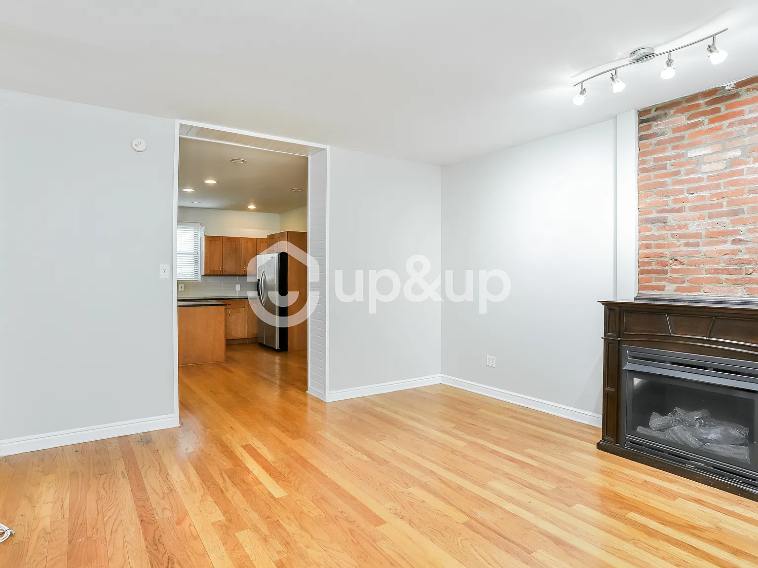3 bed, 1.5 bath, 1708 sqft, $1,740 — Photo 4