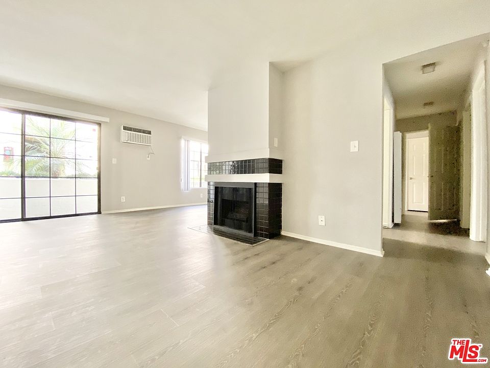 1st image of 3462 Mentone Ave APT 107