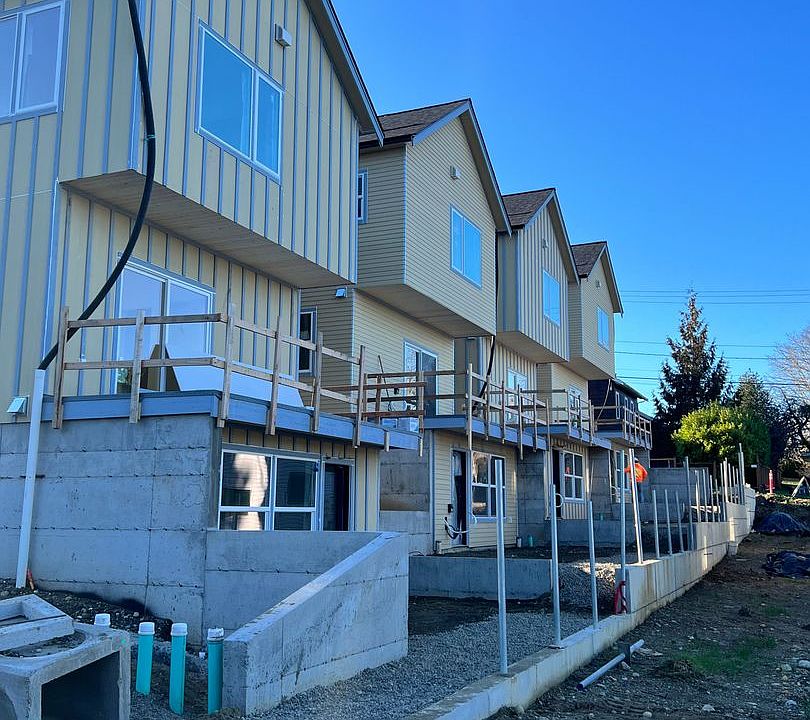 2nd image of 1223-1229 E Laurel St #1223-A