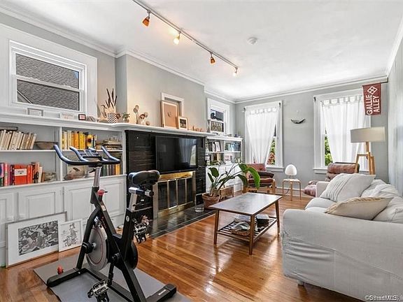3rd image of 842 Edgewood Ave #2