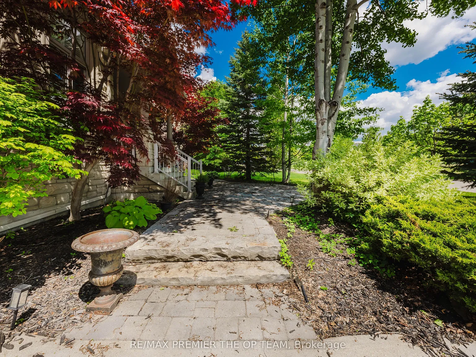 3 bed, $6,995 — Photo 3