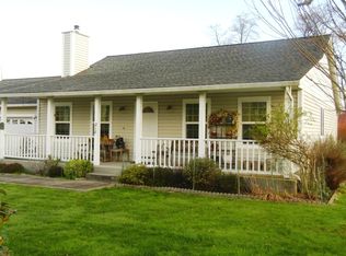 218 W Sunny Sands Rd, Cathlamet, WA 98612