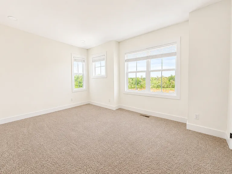 1385 Meridian St — Photo 24