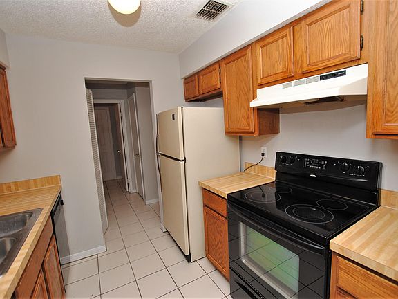5th image of 467 Crabapple Ct #D