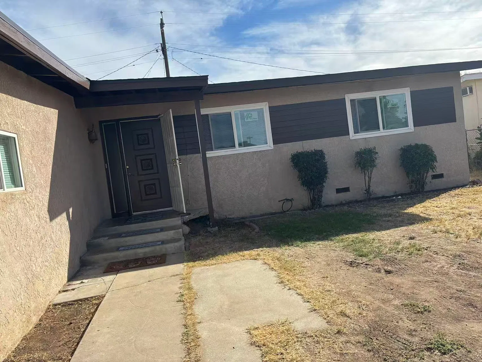 3 bed, 1428 sqft, $2,200 — Photo 1