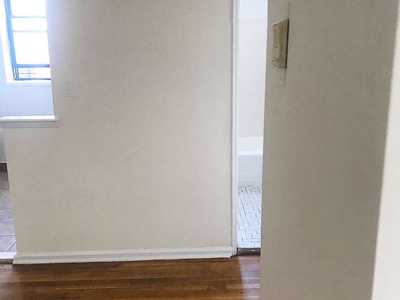 5th image of 1040 Neilson St APT 3e