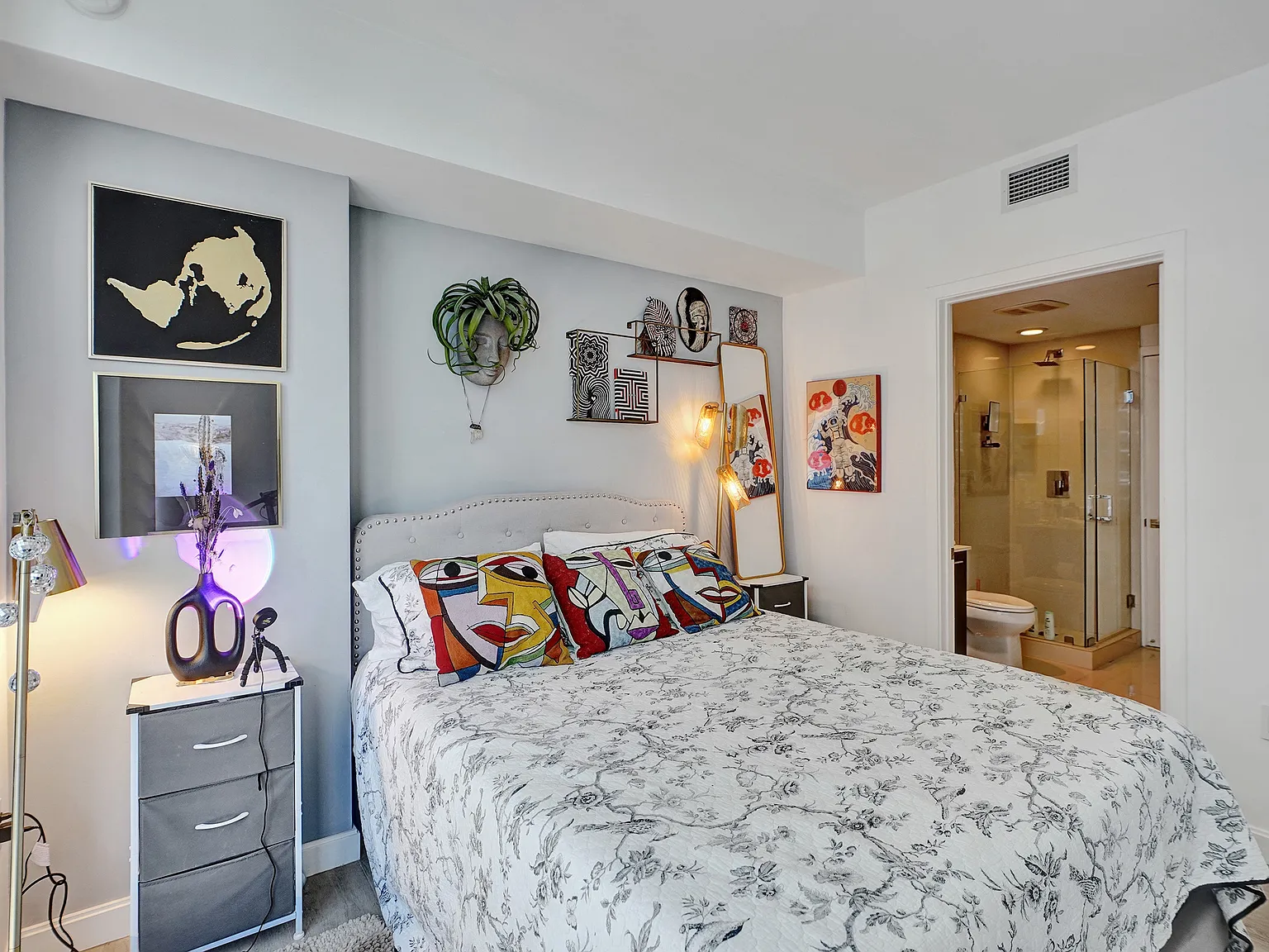 2 bed, 926 sqft, $5,500 — Photo 4