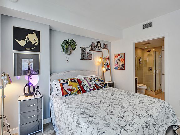 4th image of 55 SW 9th St #1901