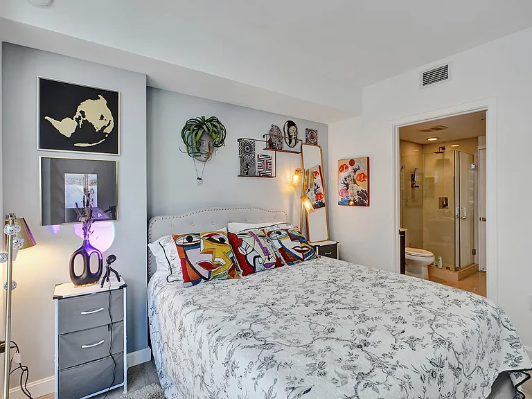 55 SW 9th St #1901 — Photo 4