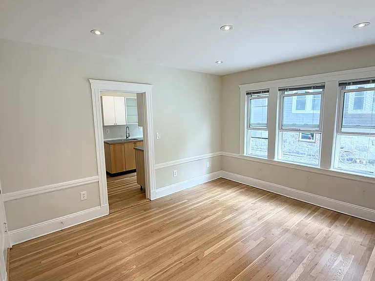 29 Beecher St #2 — Photo 8