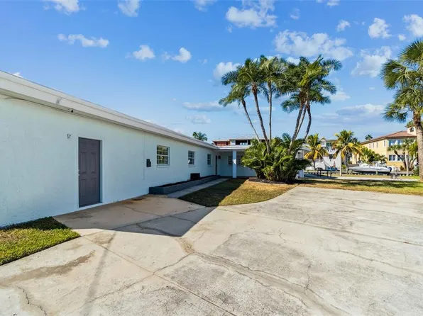 1733 Bayou Grande Blvd NE, Saint Petersburg, FL 33703