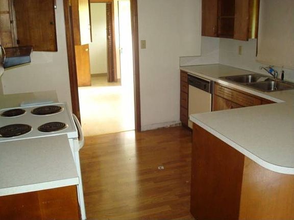 3rd image of 2816 NE 127th Ave