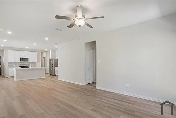 6001 Fremont Dr — Photo 8