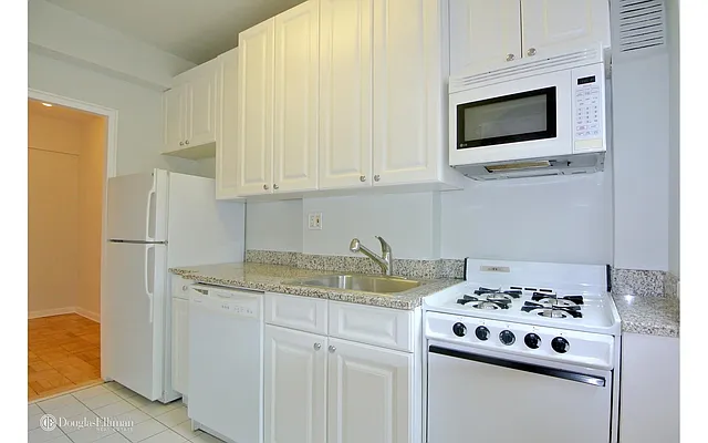 Sold by Douglas Elliman | media 14