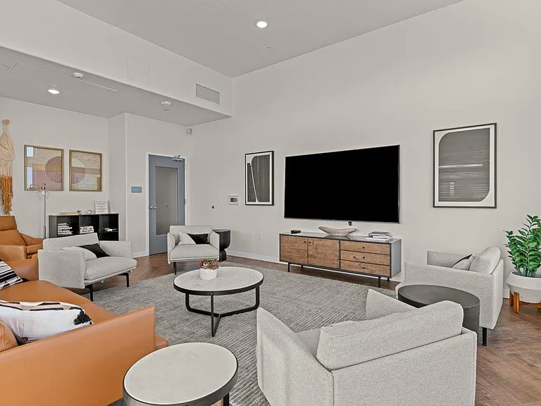 Meritage West — Photo 16
