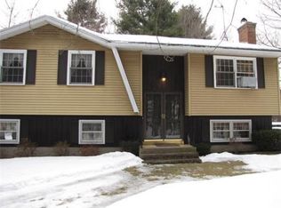 31 Wilbraham Rd, Hampden, MA 01036