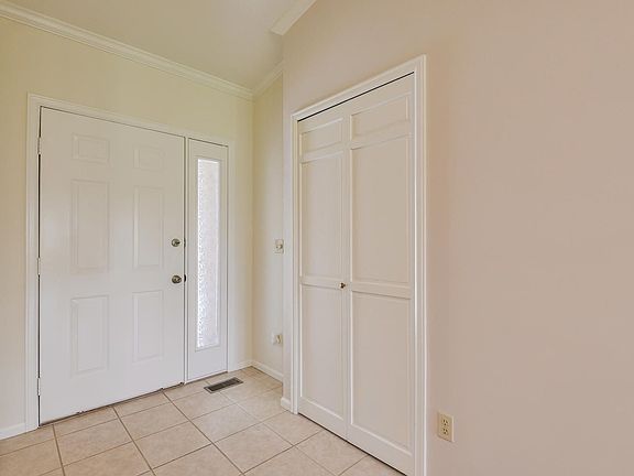 1467 Front Nine Dr Fort-large-017-031-Entryway-1498x1000-72dpi.jpg
