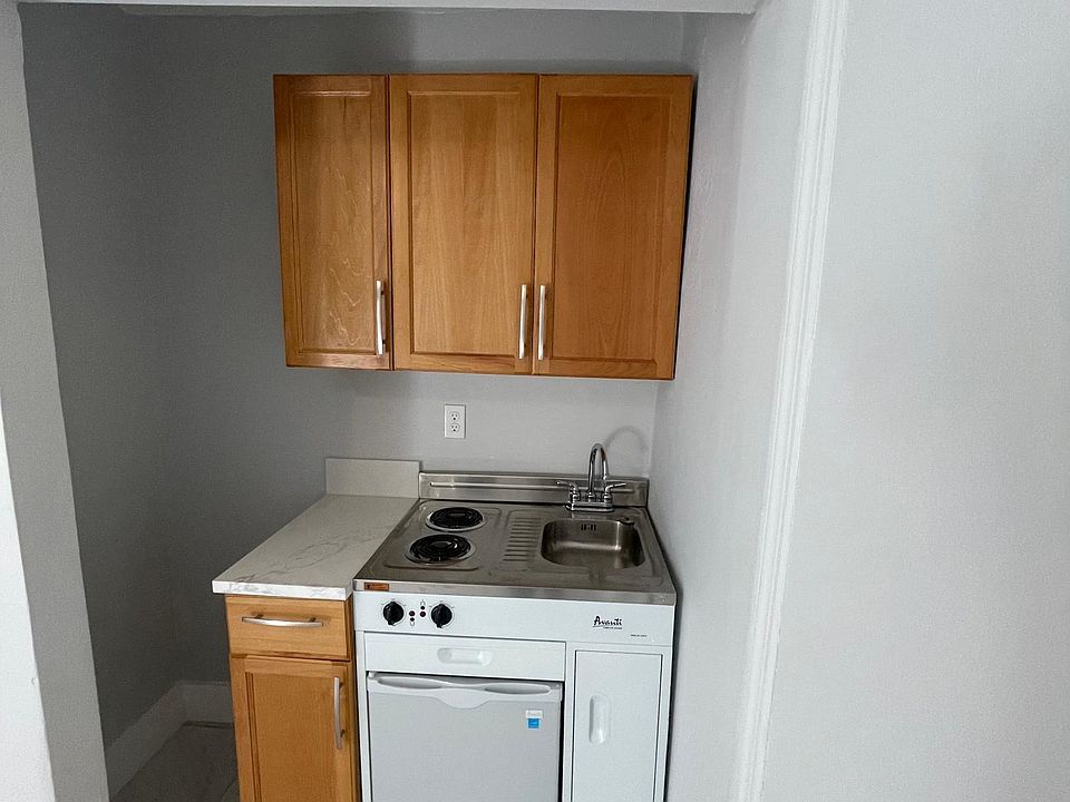 2nd image of 1252 NW 27th St