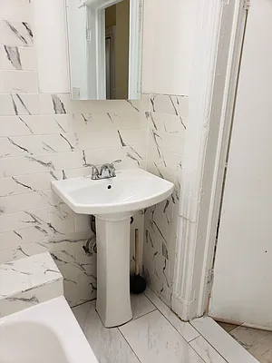 Rented by BELLMARC | media 23