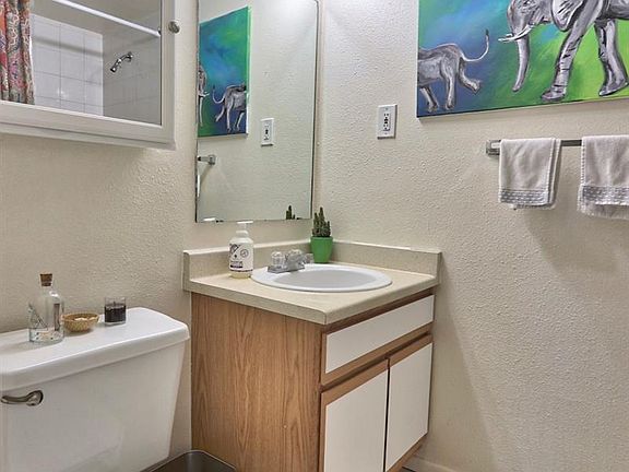 4th image of 100 S Clarkson St APT 102