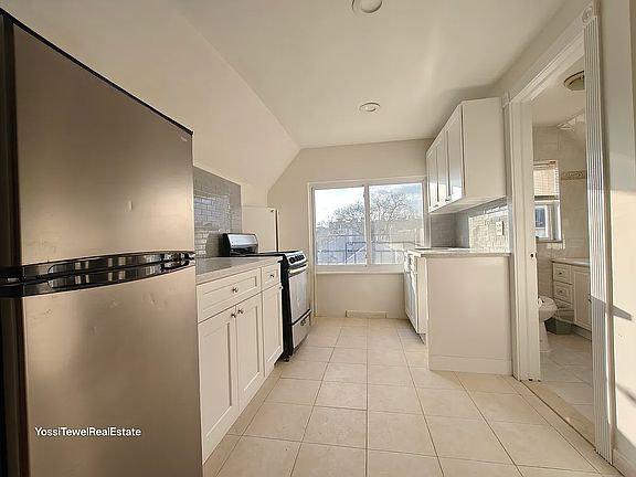 3rd image of 2064 E 13th St Unit 3B