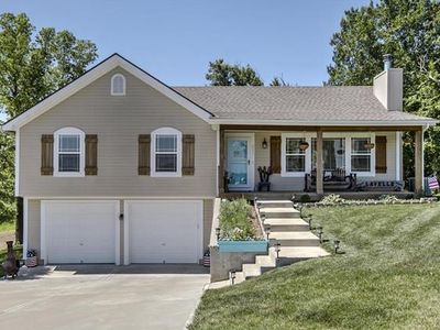 201 E Woodland Ave, Lone Jack, MO, 64070