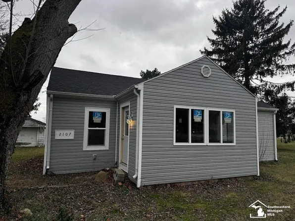 2107 Lasalle Rd, Monroe, MI 48162