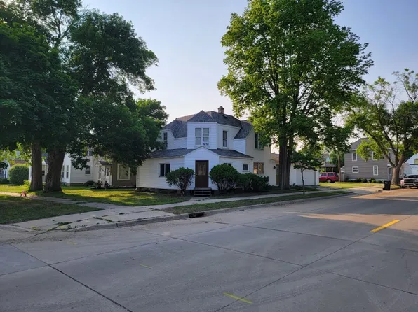 401 8th St NE, Austin, MN 55912