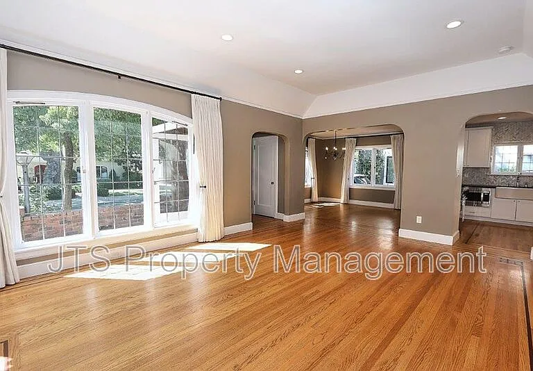 937 Sonoma Way — Photo 16