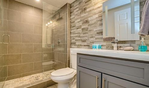 3rd image of 7220 E Portland St #1