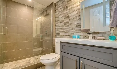 7220 E Portland St #1 — Photo 3